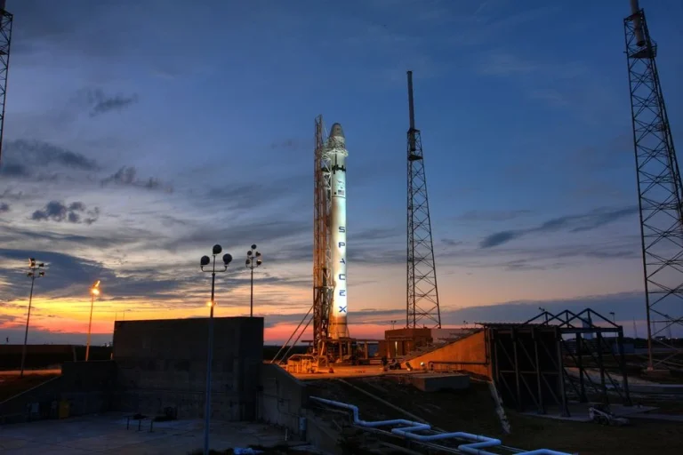 Ілон Маск пообіцяв прорив у ШІ, але акції SpaceX різко впали