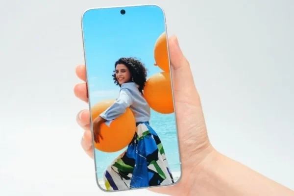 Екран зливається з корпусом: Tecno створила смартфон із «нульовими рамками»